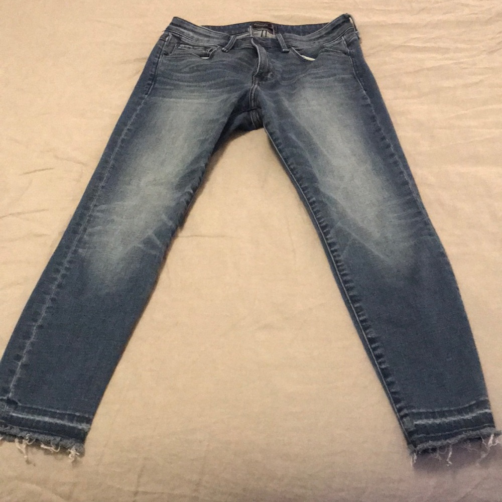 Distressed skinny cropped jeans